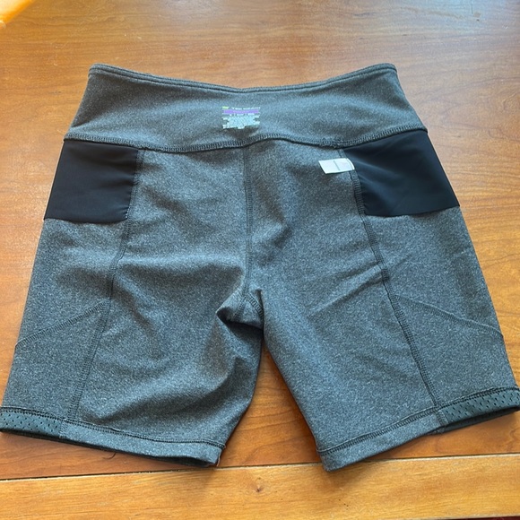Tek Gear Shapewear Cycling/Bike Shorts with Mesh Sides in Gray. Women’s size M. - Picture 8 of 15